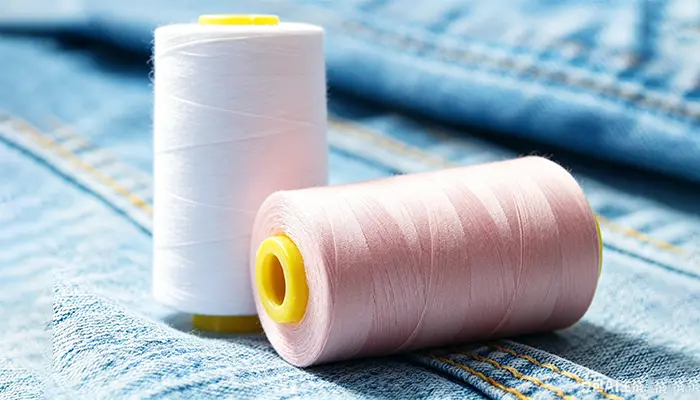 Snáithe fuála ardfheidhmíochta Poly Core Spun bobbin a thabhairt isteach